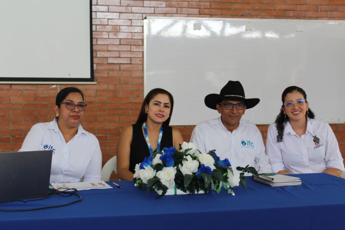 El IFC hizo el relanzamiento de la Escuela de Negocios en el ITELL de LLano Lindo