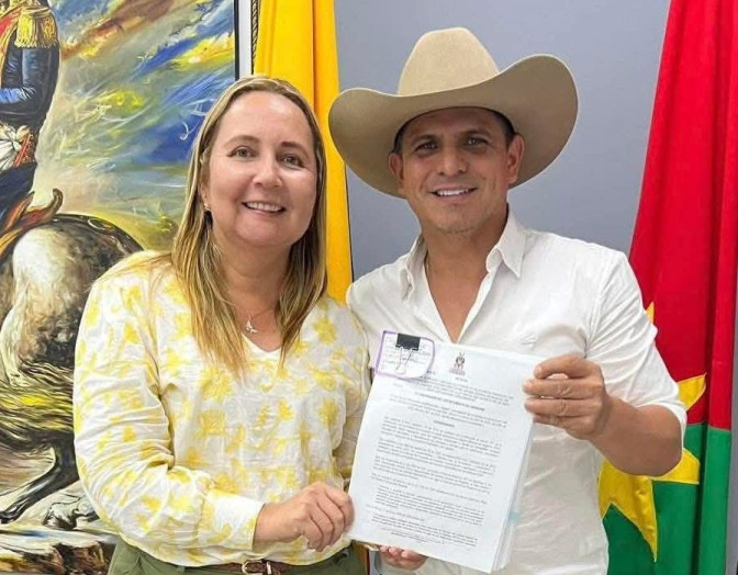 Alcaldesa de Trinidad Damaris Abril y gobernador César Ortiz dan inicio a parque en Bocas del Pauto